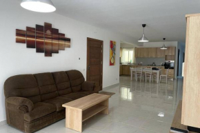 Lovely and huge 3 bedroom apartment with free park
